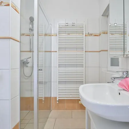 Haus Hanseatenweg 13 *