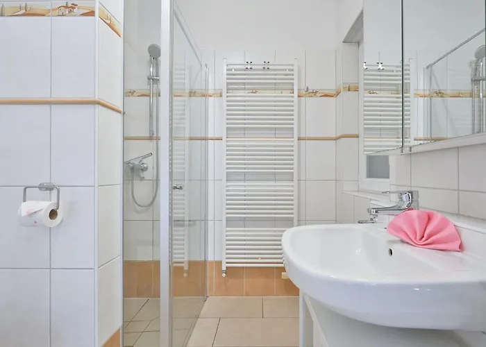 Haus Hanseatenweg 13 *